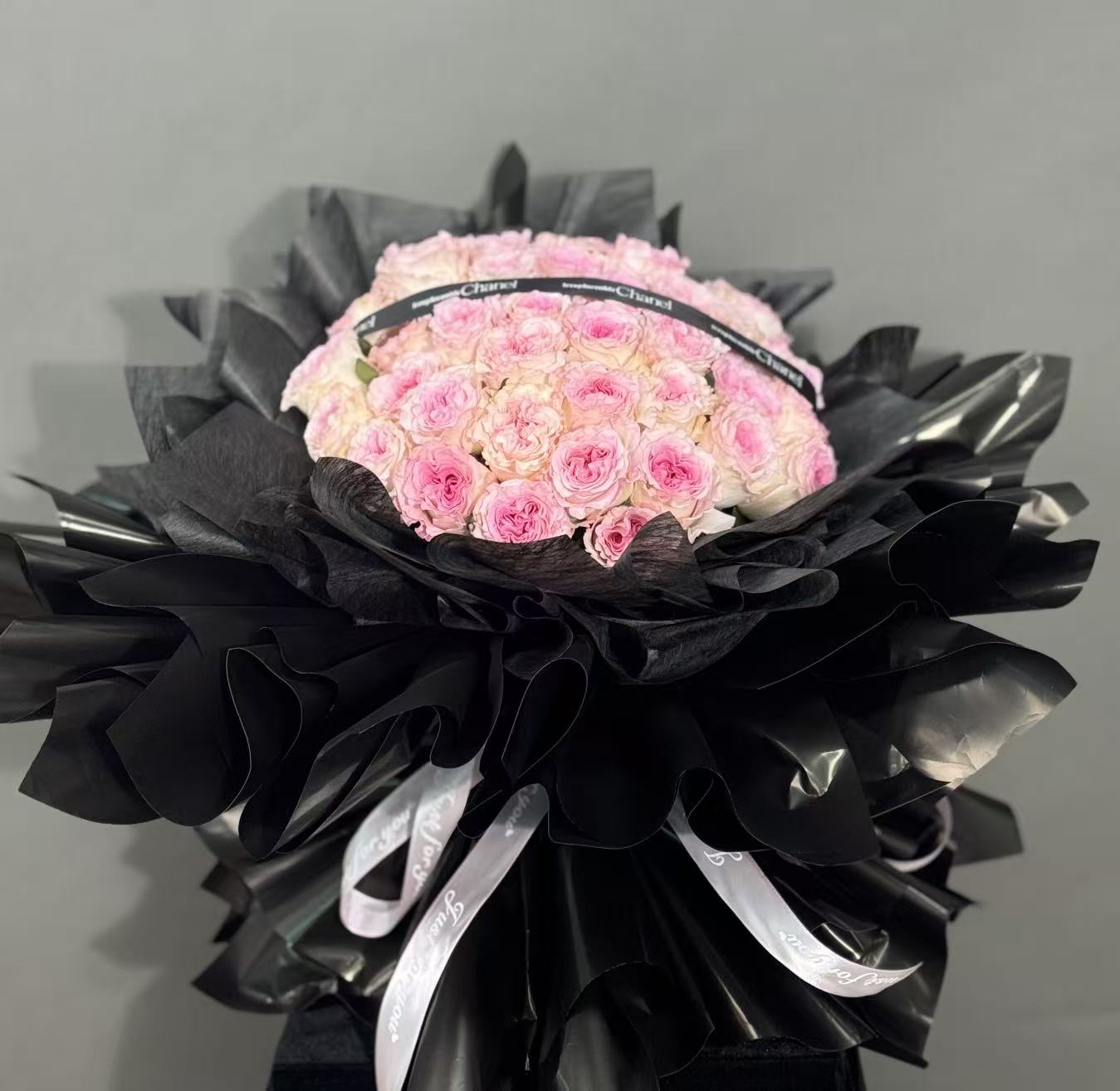 Spiral Pink Roses 50 Stems