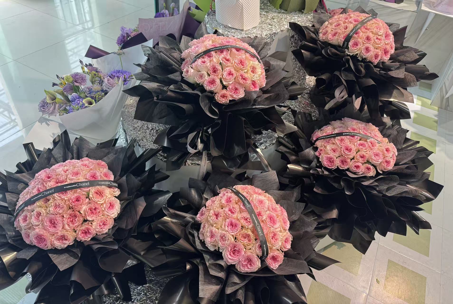 Spiral Pink Roses 50 Stems