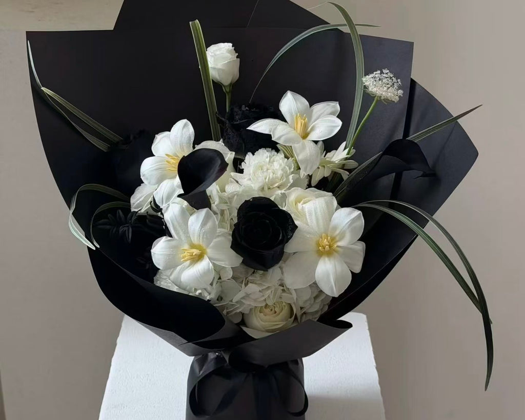 Noir & Ivory
