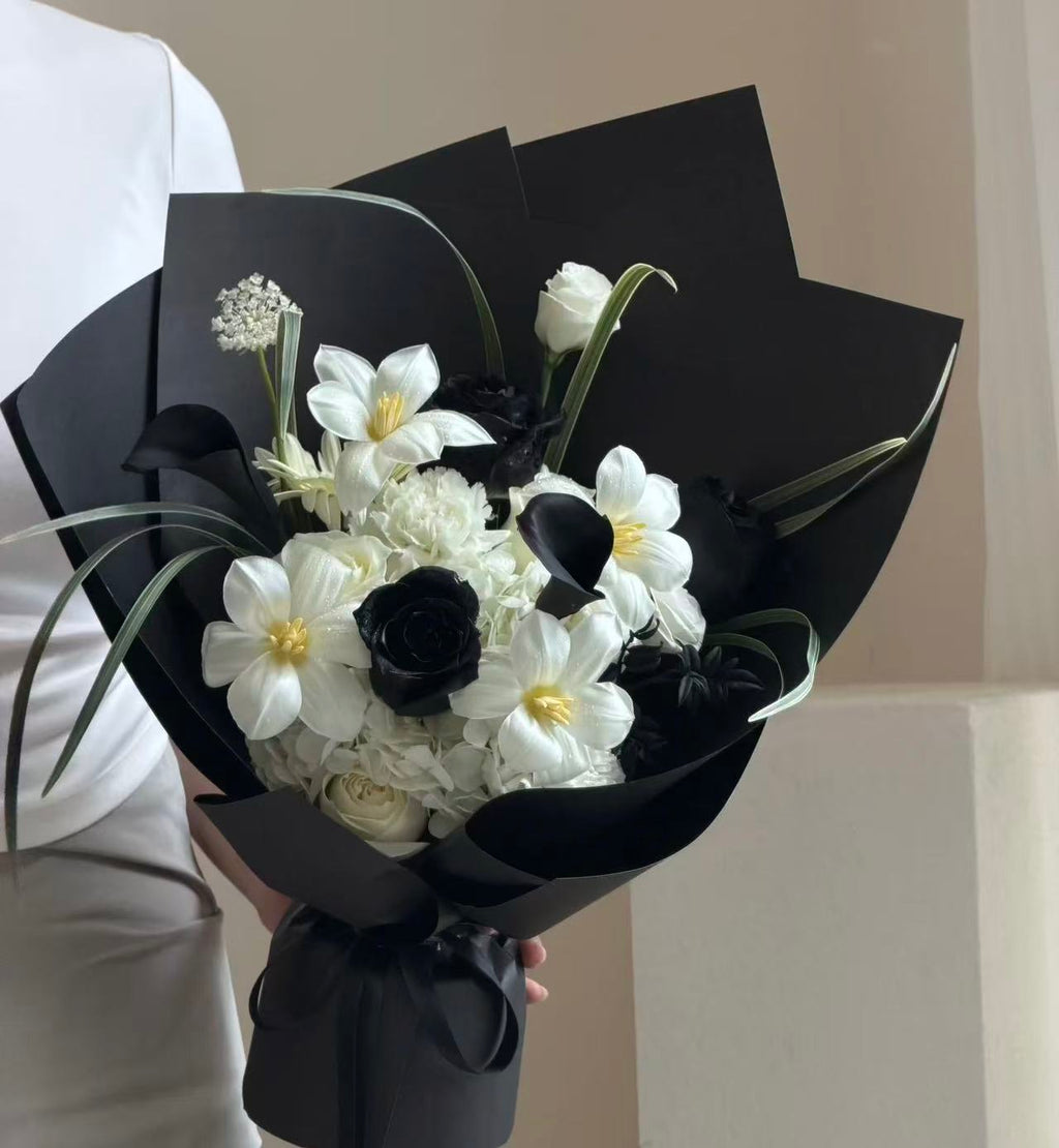 Noir & Ivory